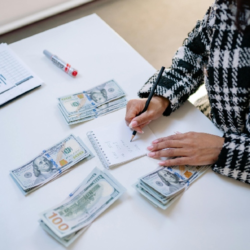Cash Flow Forecasting in Dubai 4 Counting Money and Documenting Financial Details