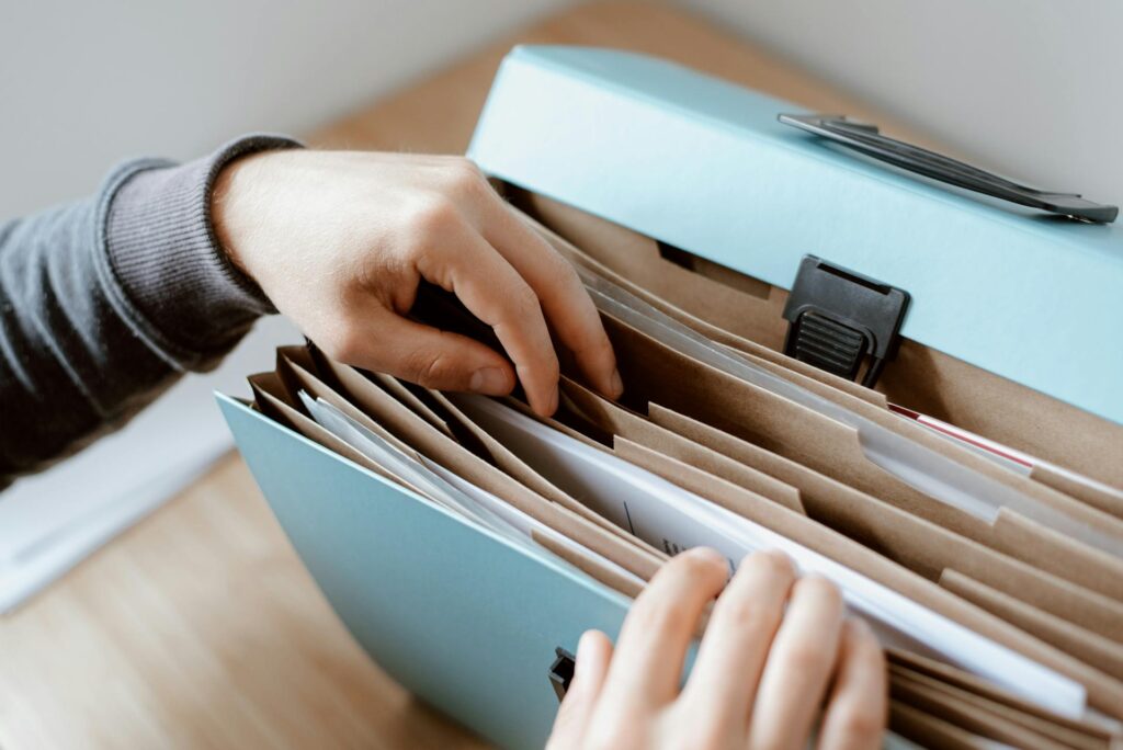 Payroll services 4 Sorting Through Paperwork for Business Efficiency