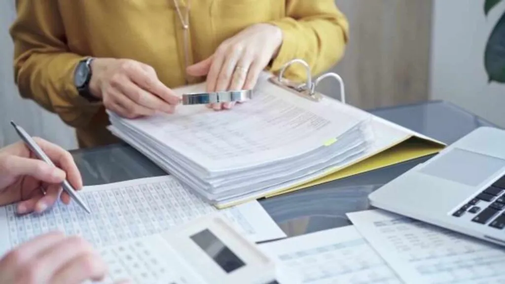 Maintaining Proper Accounting Records